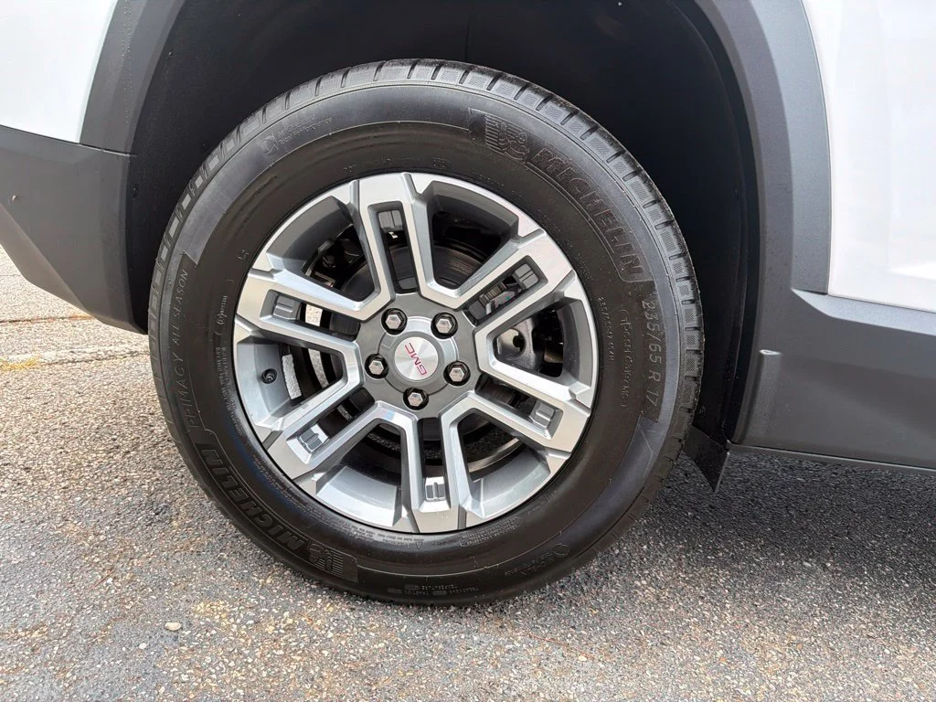 New 2027 Summit White GMC Elevation image 11