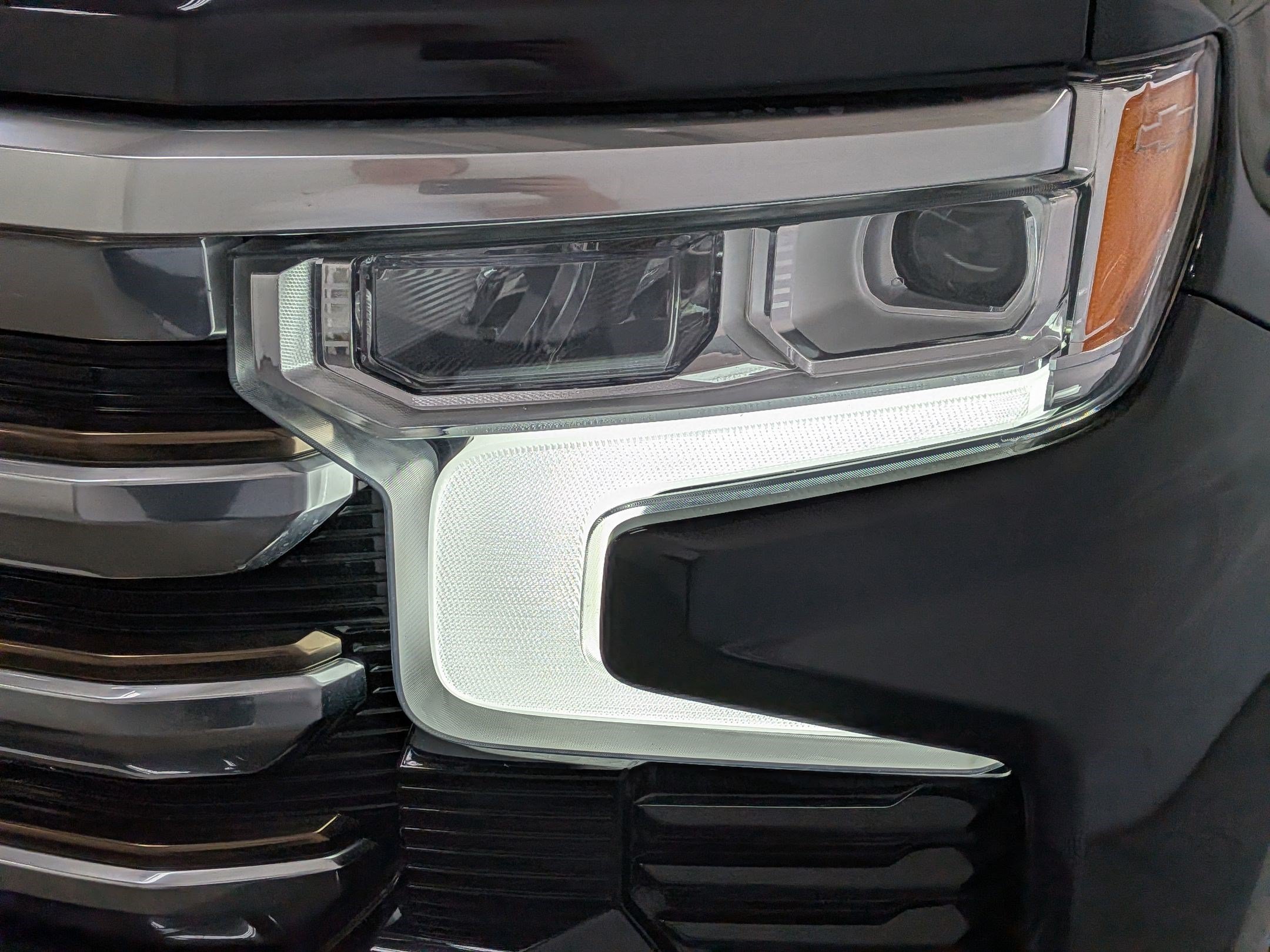 Used 2022 Dark Ash Metallic Chevrolet High Country image 11