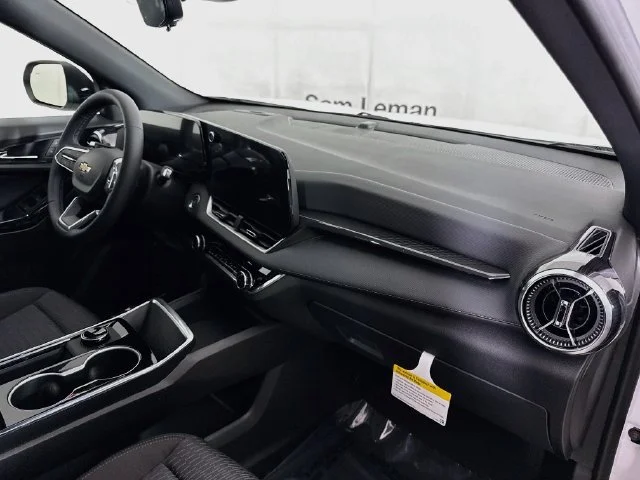 New 2027 Summit White Chevrolet LT image 29