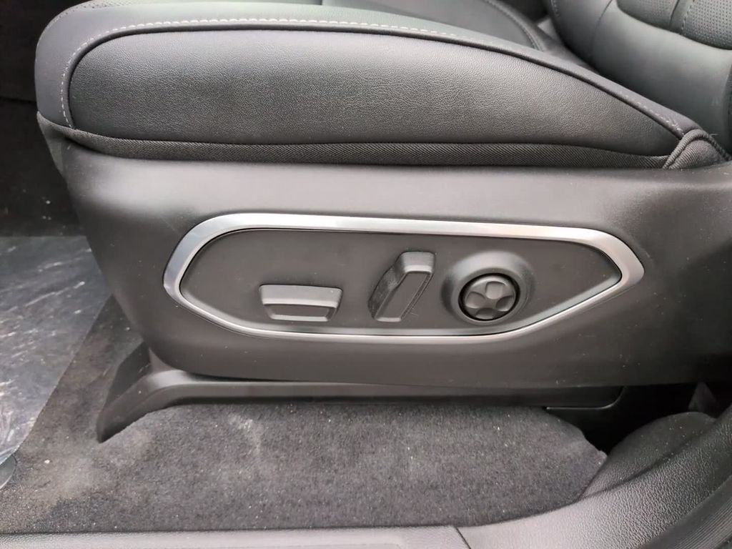 New 2026 High Gloss Black Jeep Limited Altitude image 16