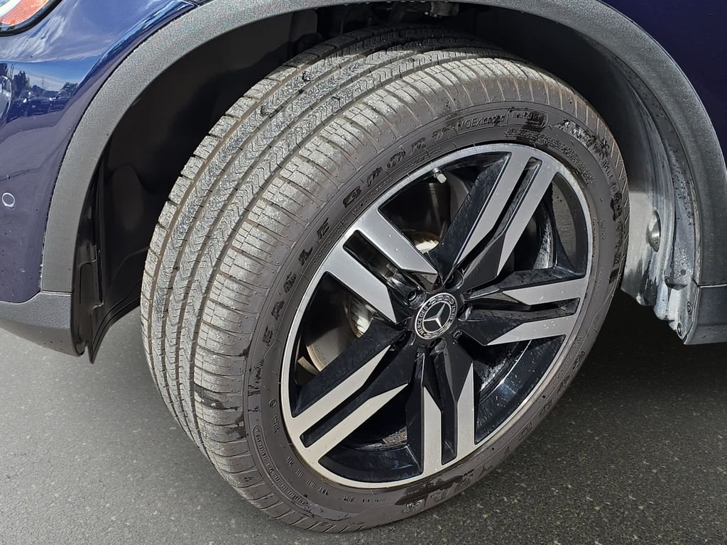 Used 2021  Mercedes-Benz GLC 300 Coupe image 34