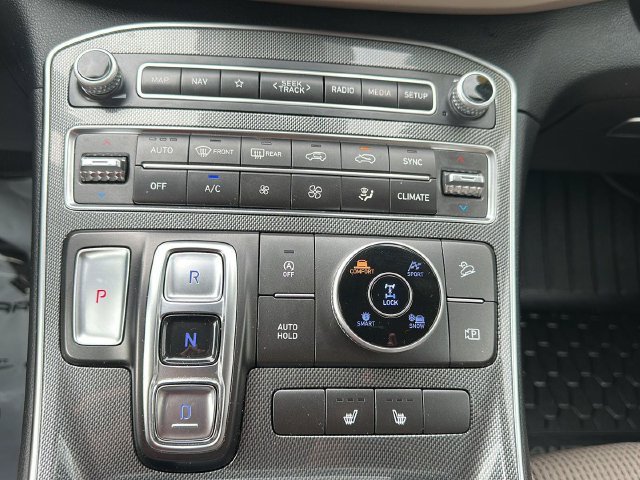 Used 2023 White Hyundai SEL image 21