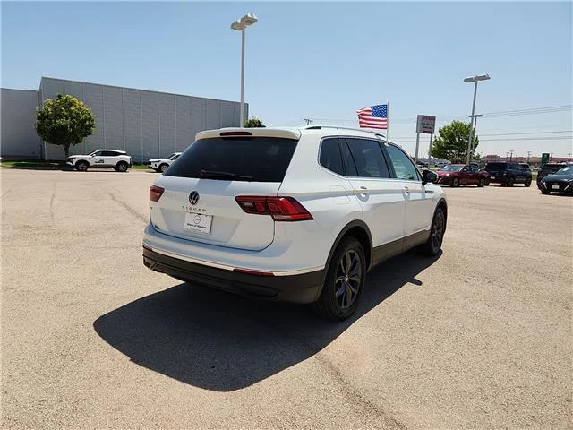Used 2024 Pure White Volkswagen 2.0T SE (EOP CW37) Front-Wheel Drive image 4