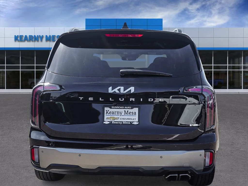 Used 2023 Black Kia EX X-Line image 5