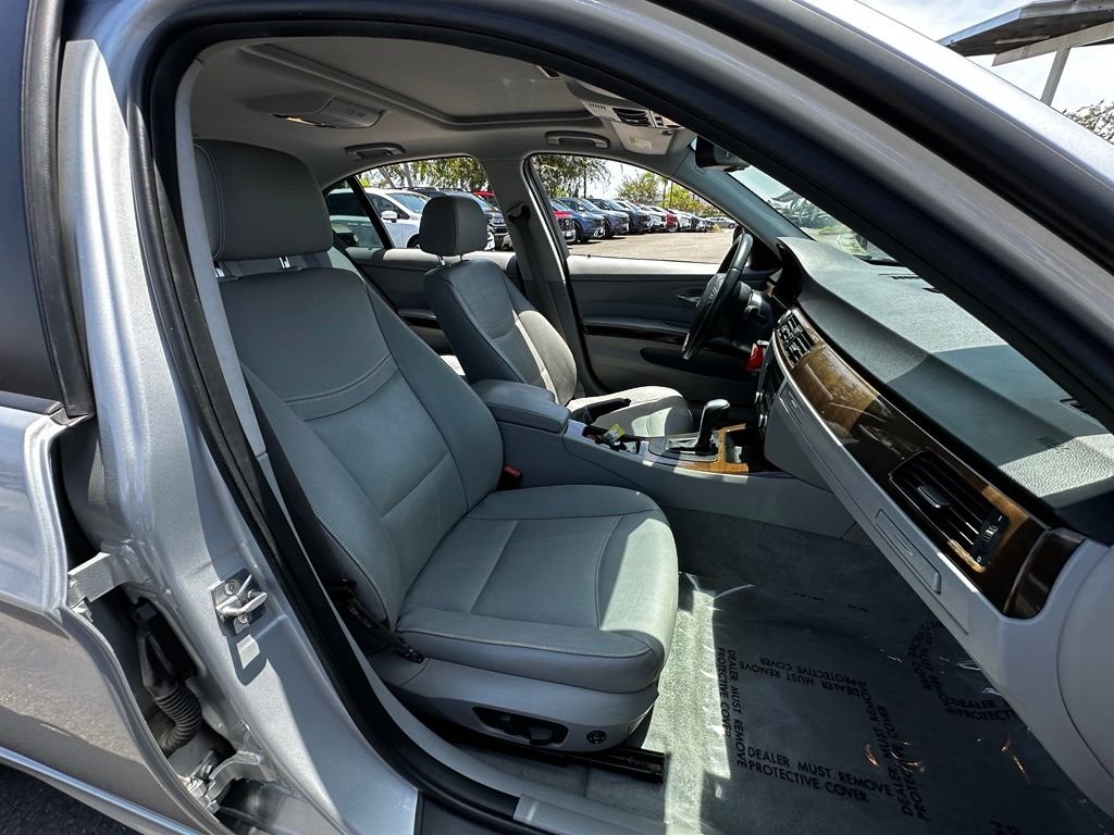 Used 2011 Titanium Silver Metallic BMW 328i xDrive image 13