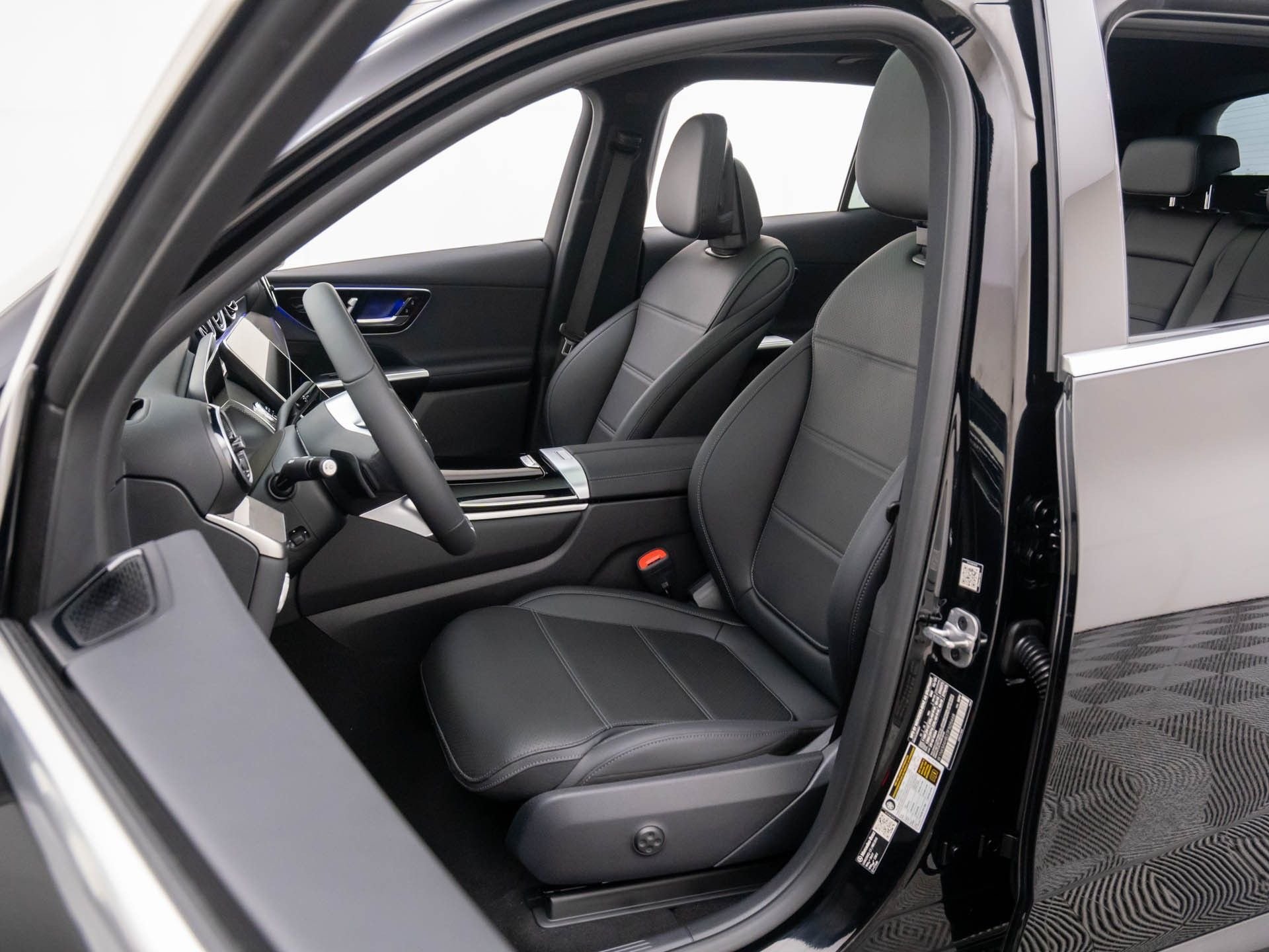 New 2026 Black Mercedes-Benz GLC 300 image 13