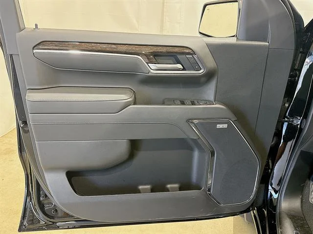 New 2026 Onyx Black GMC Elevation image 22