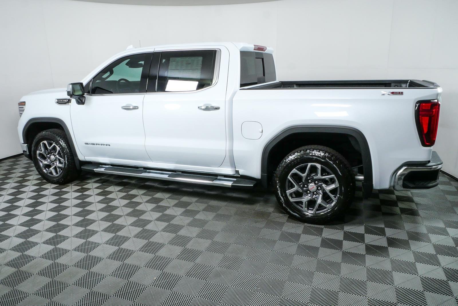 2026 GMC Sierra 1500 SLT - Photo 31