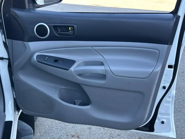 Used 2013 White Toyota Base image 26