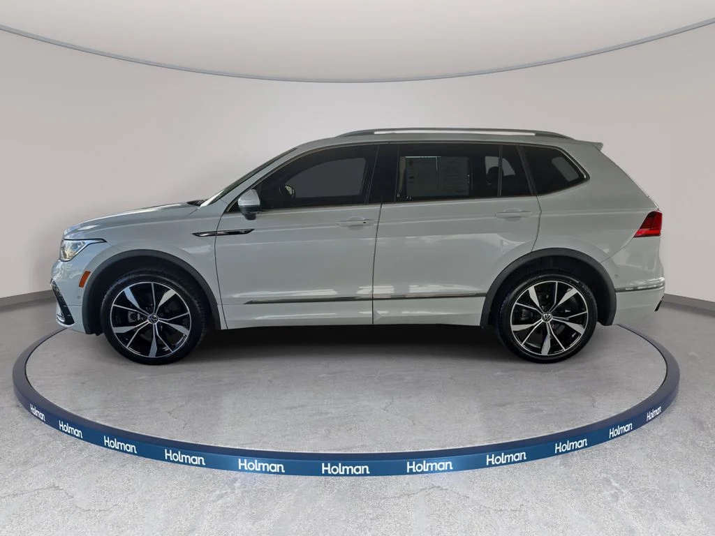 Used 2022 White Volkswagen 2.0T SEL R-Line image 9