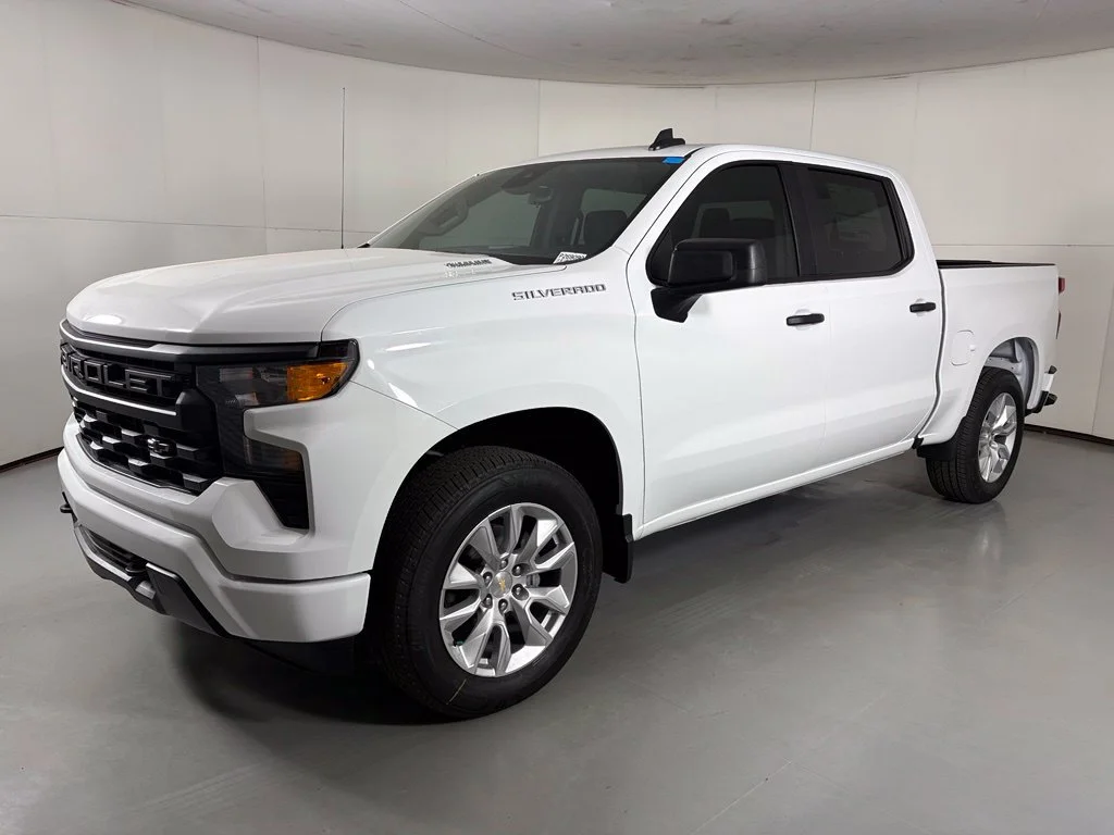 New 2026 Summit White Chevrolet Custom image 5