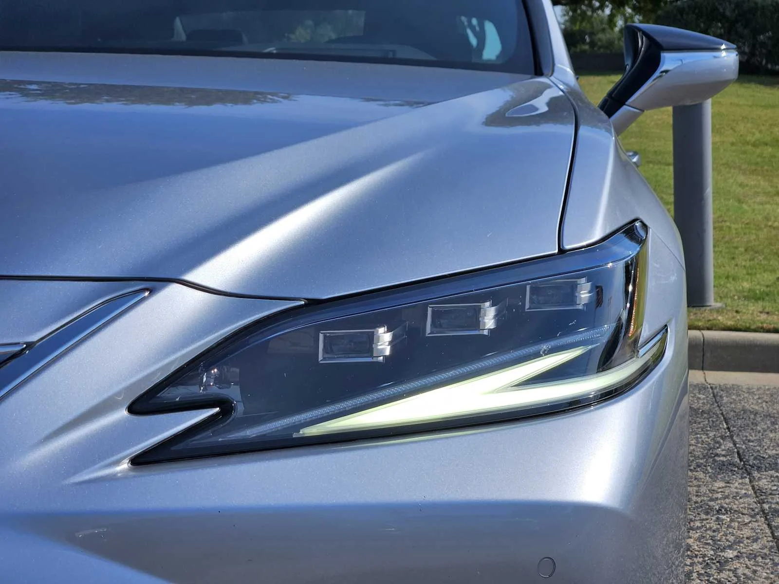Certified Used 2022 IRIDIUM Lexus Ultra Luxury image 6