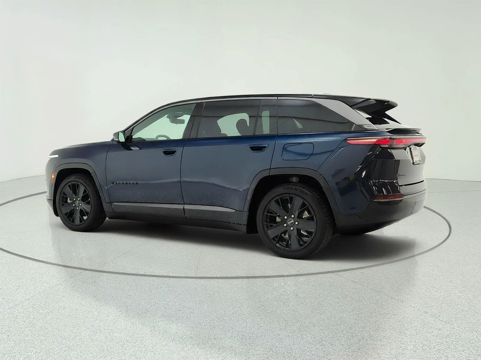 Used 2024 Fathom Blue Pearlcoat Jeep Launch Edition image 7