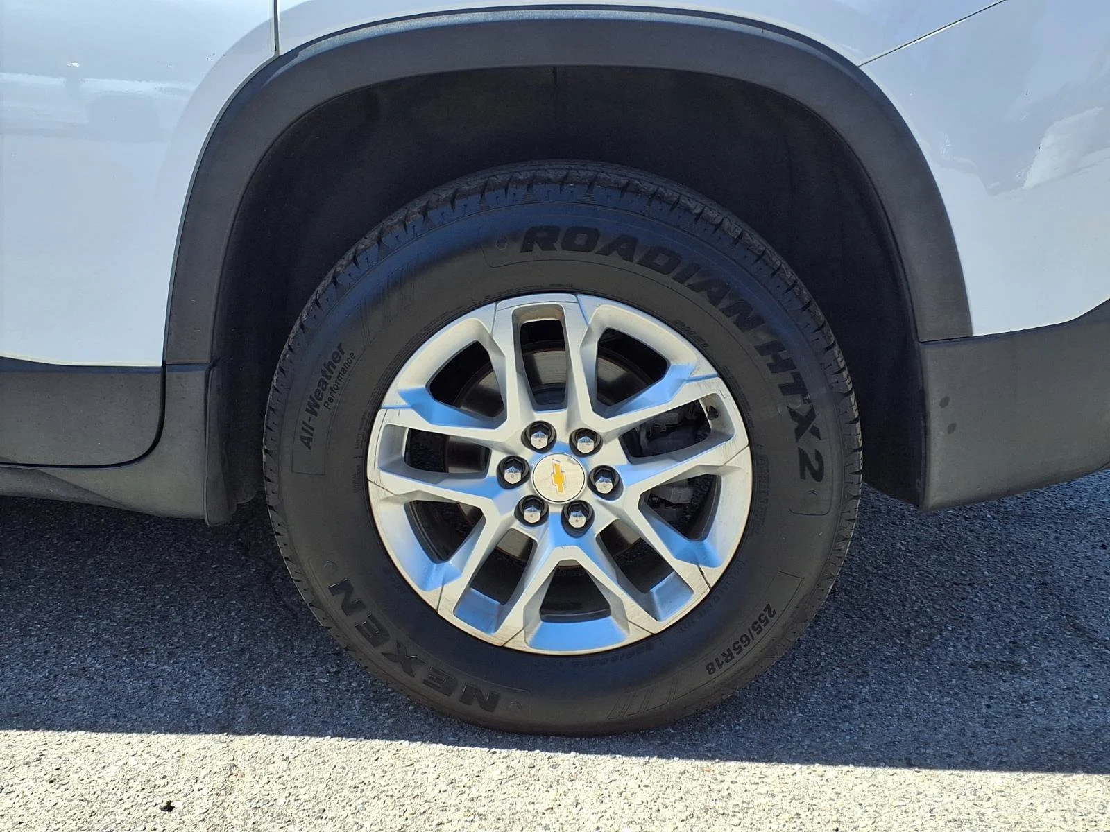 Used 2019 White Chevrolet 3LT image 4