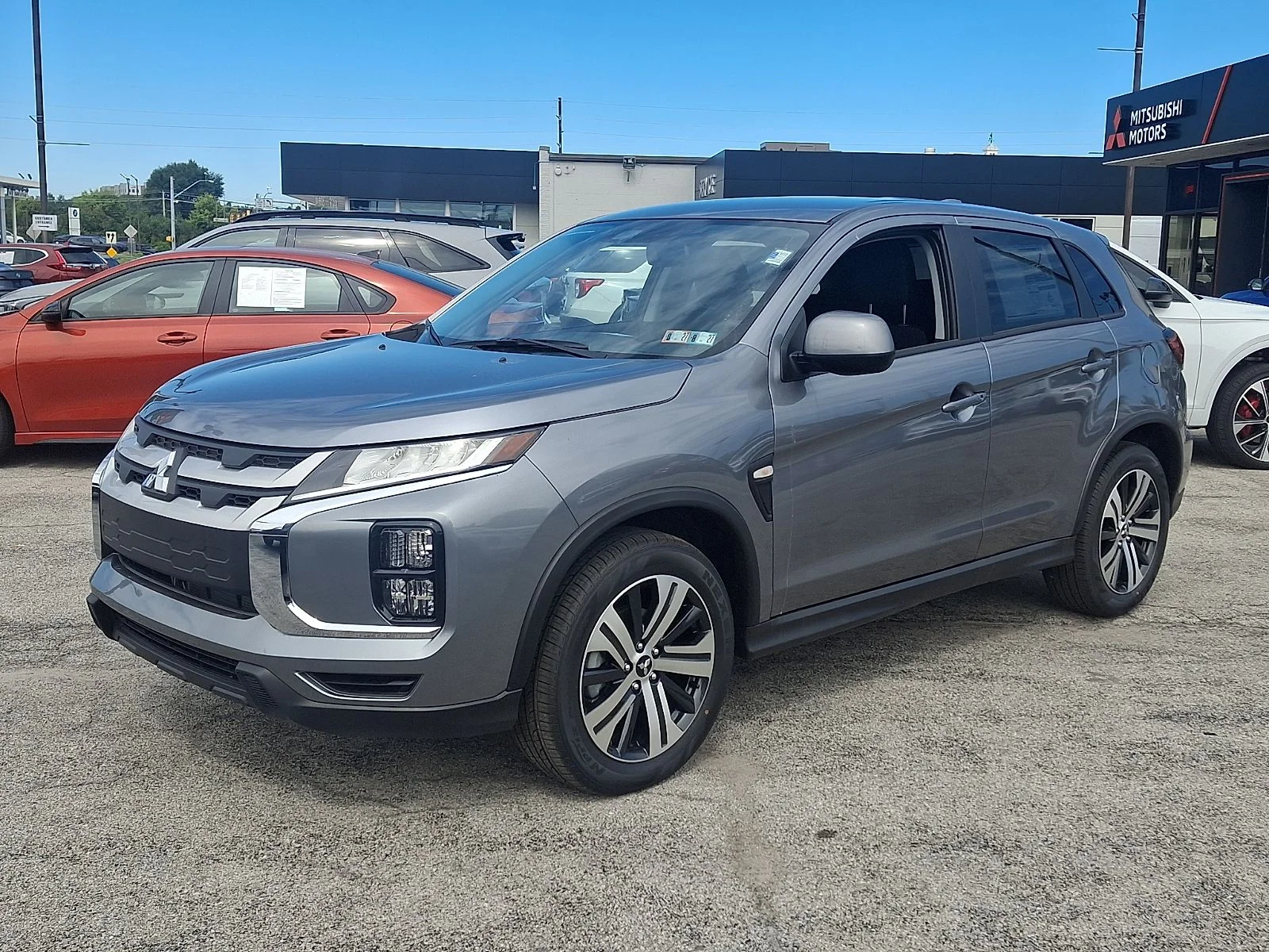 New 2027 Gray Mitsubishi 2.0 ES image 6