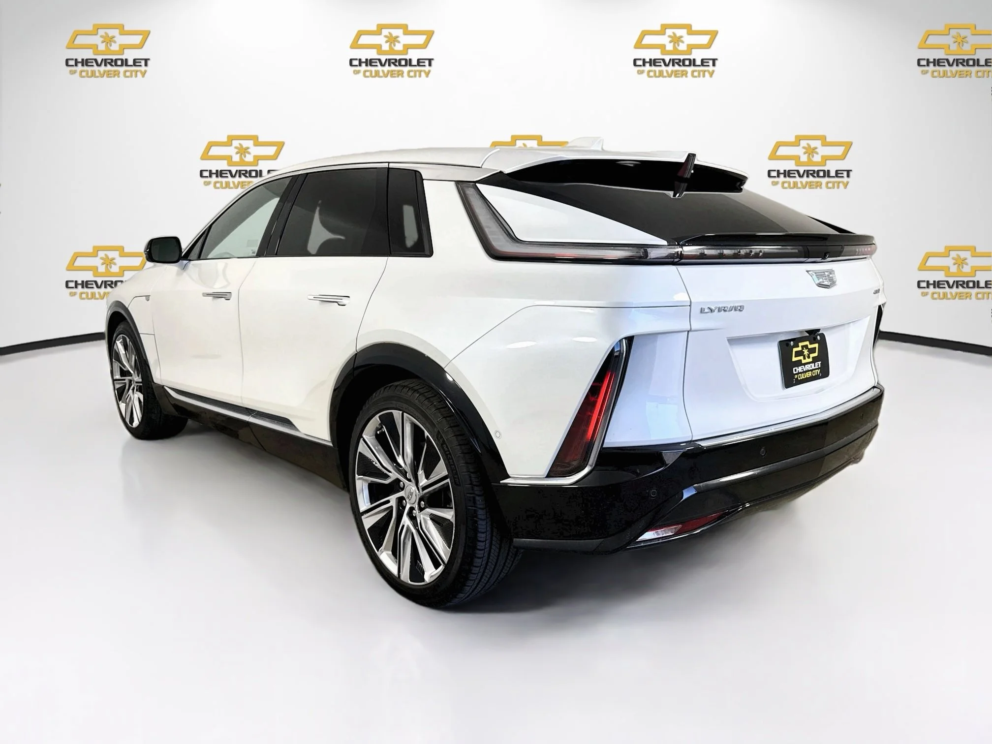 Used 2024 Crystal White Tricoat Cadillac Luxury 3 image 6
