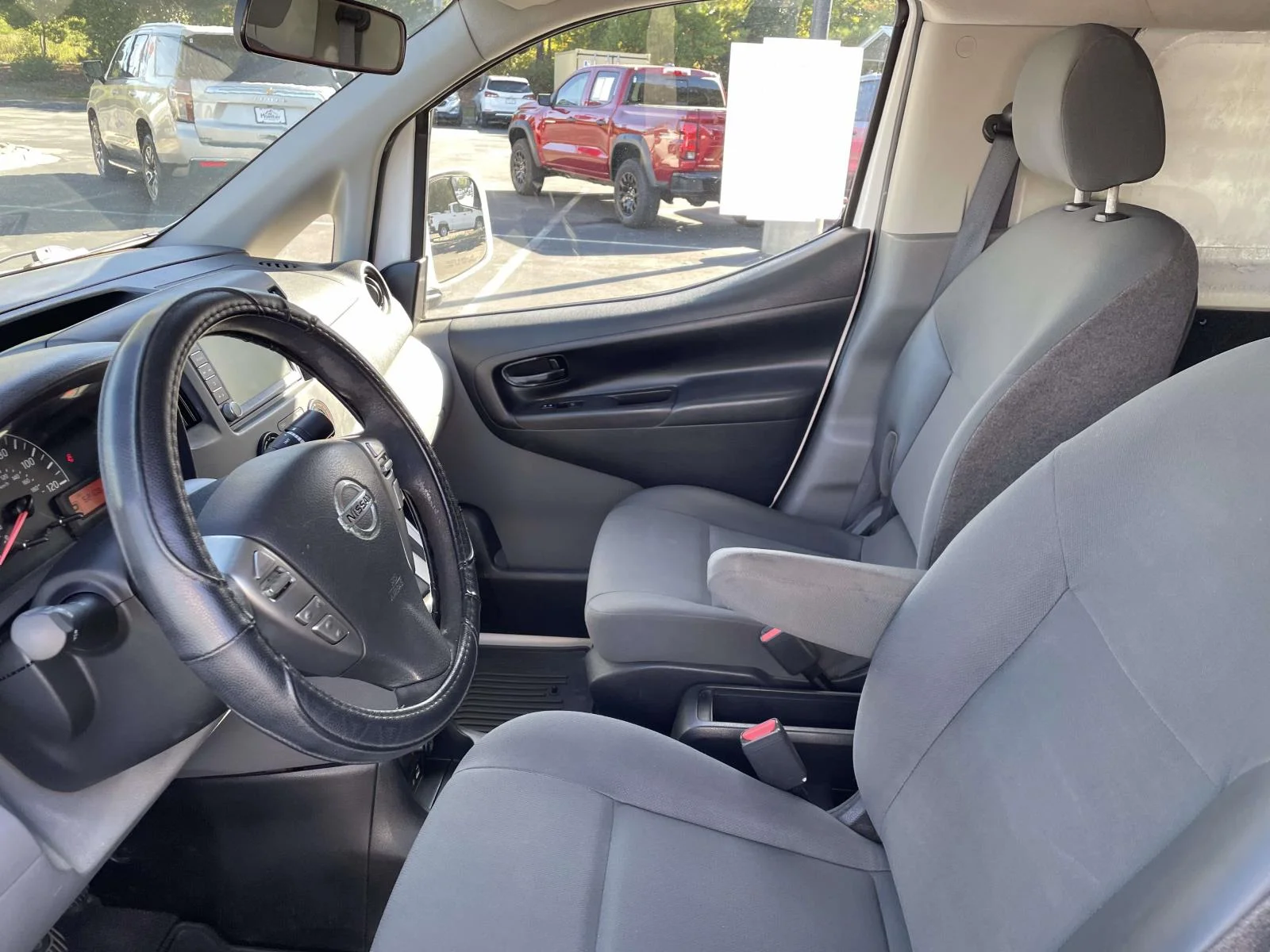 Used 2020 White Nissan SV Xtronic CVT image 19