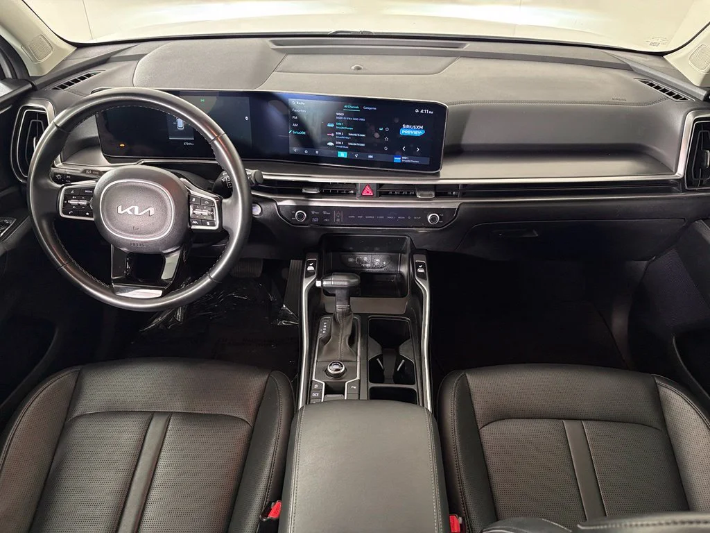 Used 2024 White Kia S image 35
