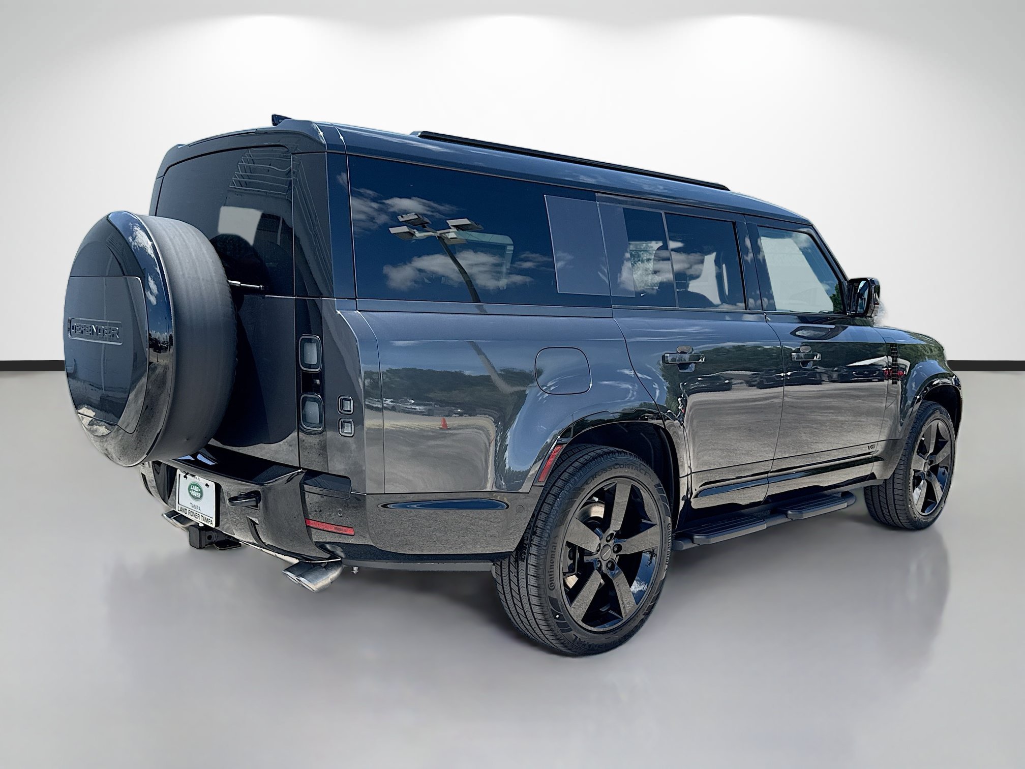 New 2026 Carpathian Grey Land Rover V8 image 5