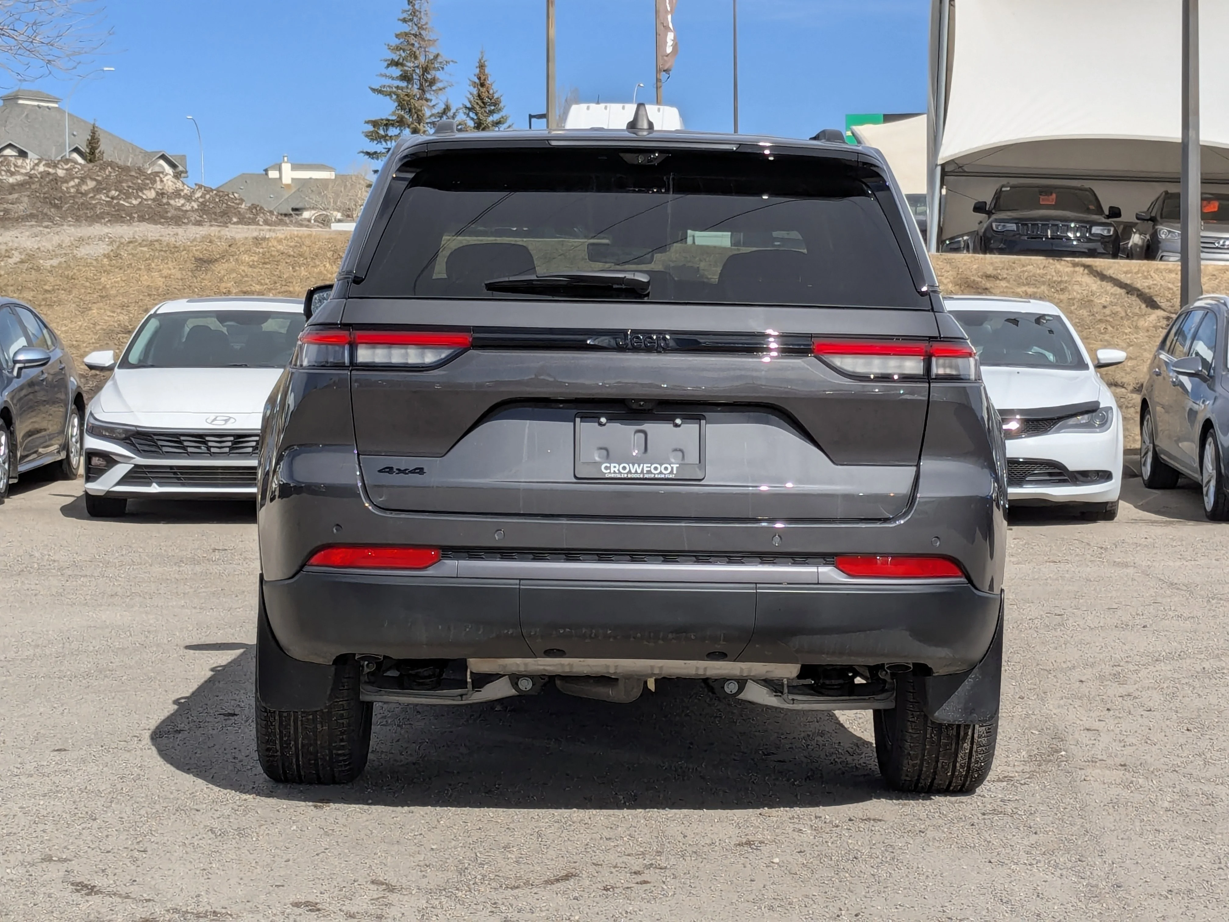 New 2026 Grey Jeep Limited - -Panoramic Sunroof - Limited Altitude Pack - 20 Gloss Black Wheels - Luxury Tch II & More image 7