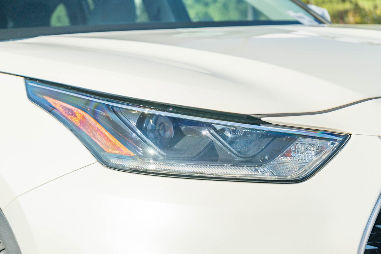 Certified Used 2021 Blizzard Pearl Toyota L image 13
