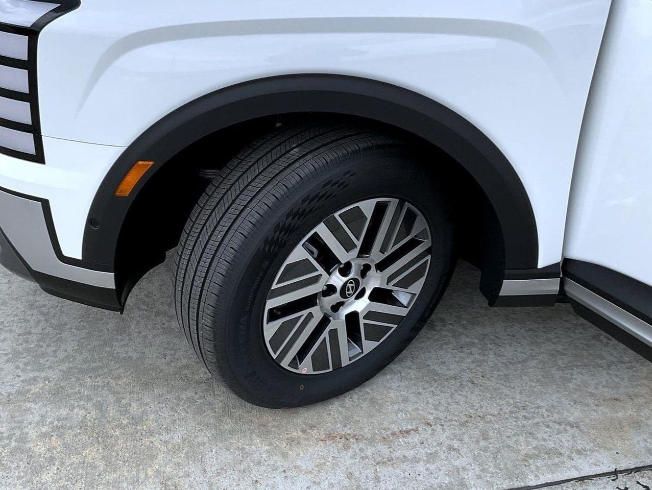 New 2026 White Hyundai SEL Premium image 26
