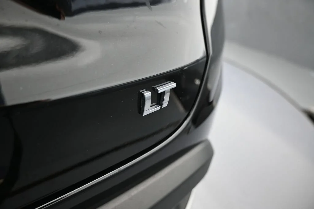 Used 2025 Mosaic Black Metallic Chevrolet LT image 36
