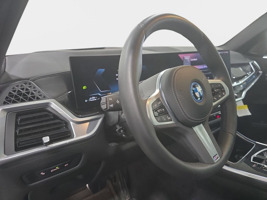 Used 2026 Alpine White BMW xDrive50e image 23