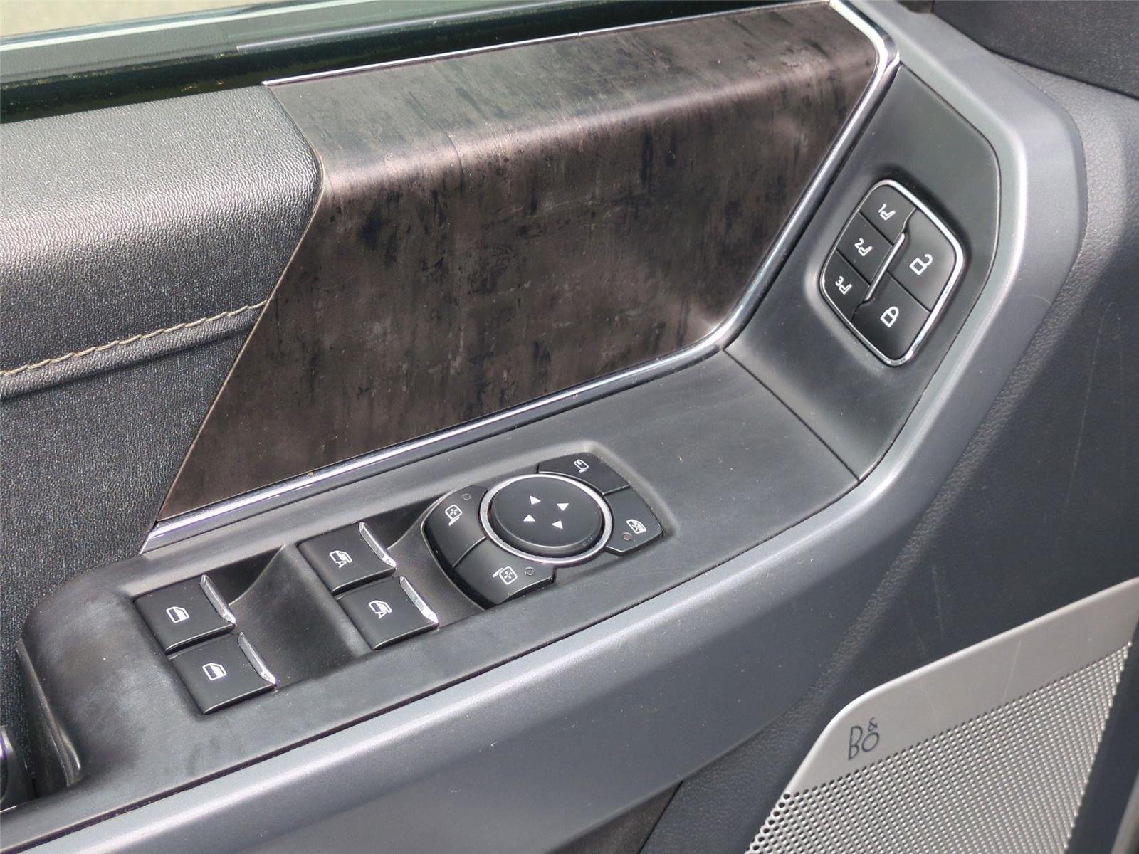Used 2022 Iconic Silver Metallic Ford LARIAT image 16