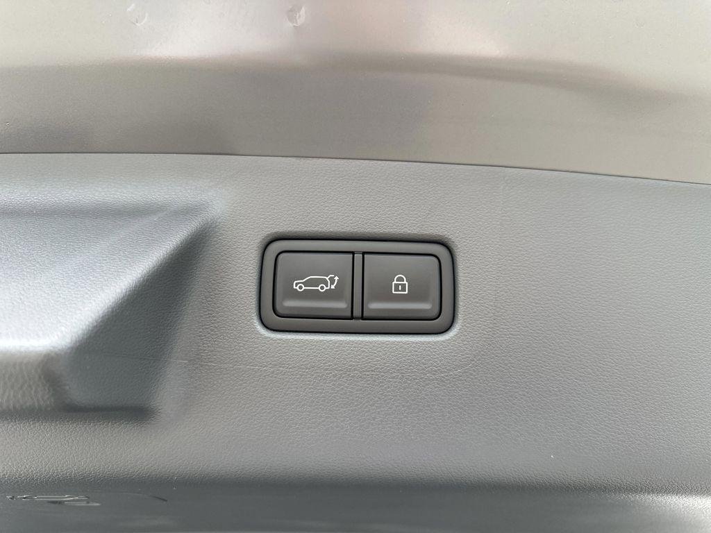 New 2026 Hampton Gray Hyundai SE FWD image 24