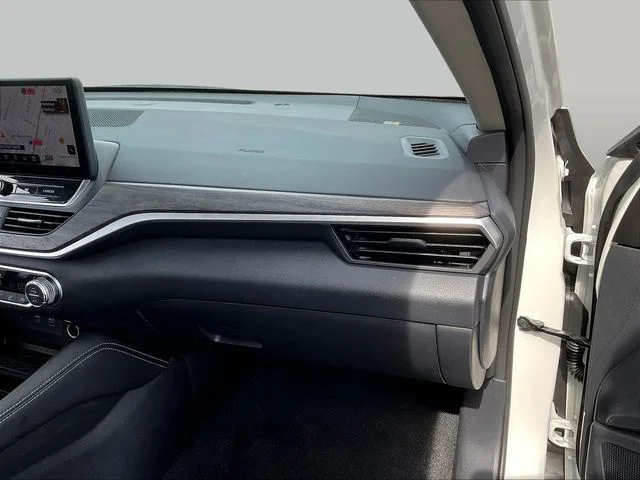 Used 2025 White Nissan 2.5 SL image 27