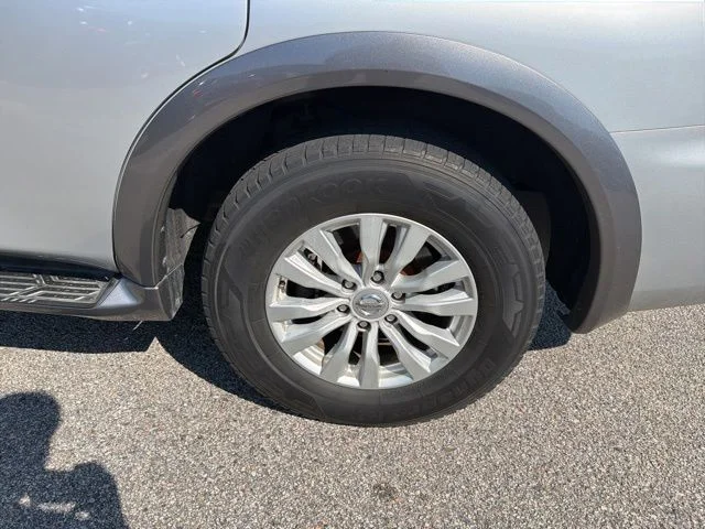 Used 2018 Silver Nissan SV image 9