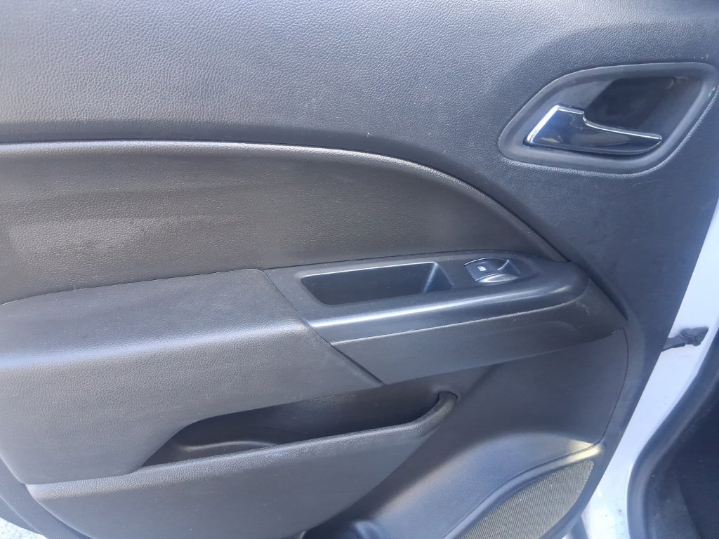 Used 2022 White Chevrolet LT image 11