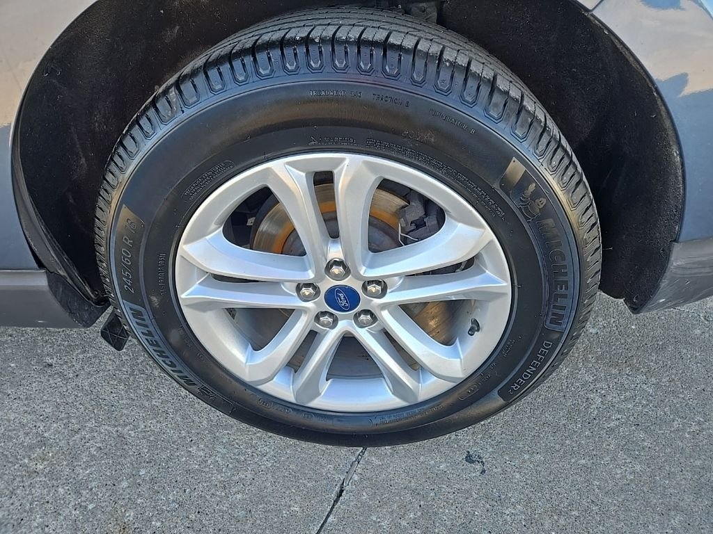 Used 2019 Blue Ford SEL image 21