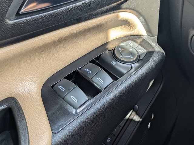 Used 2022 Pearl Chevrolet Premier image 24