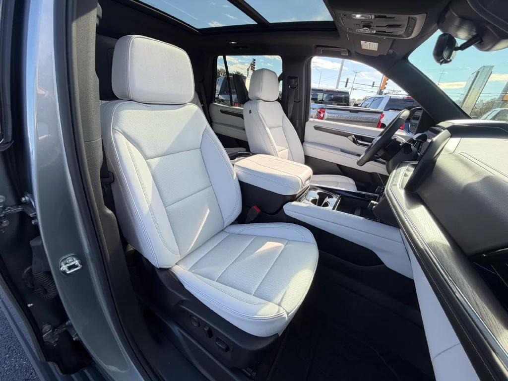 2025 Chevrolet Tahoe Premier - Photo 21