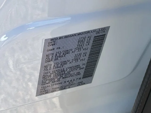 New 2027 RADIANT WHITE INFINITI Sport AWD image 32