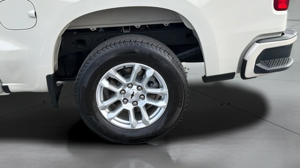 Used 2026 White Chevrolet RST image 16