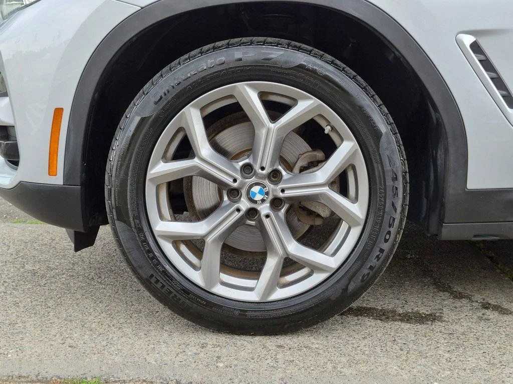Used 2020 Silver BMW xDrive30i image 32