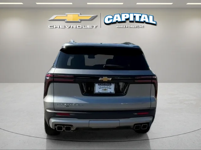 Used 2025 Gray Chevrolet LT image 4