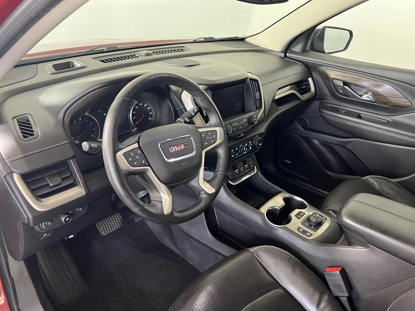 Used 2018 RED QUARTZ TINTCOAT GMC Denali image 8