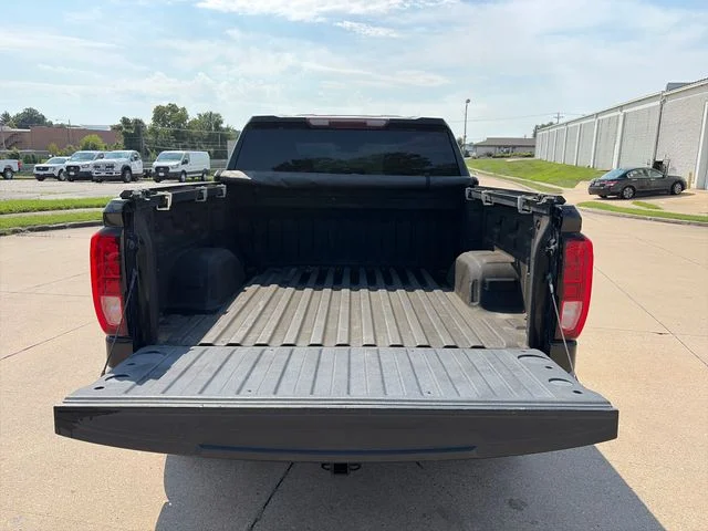 Used 2020 Black GMC SLE image 34