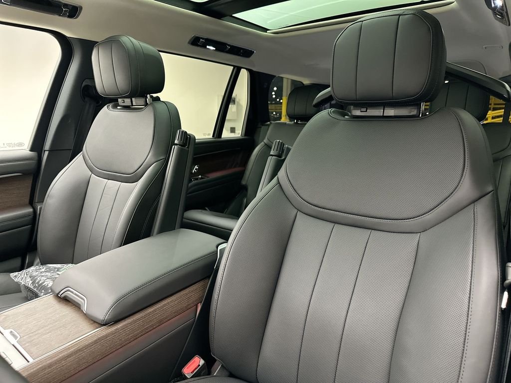 2026 Land Rover Range Rover SE - Photo 10