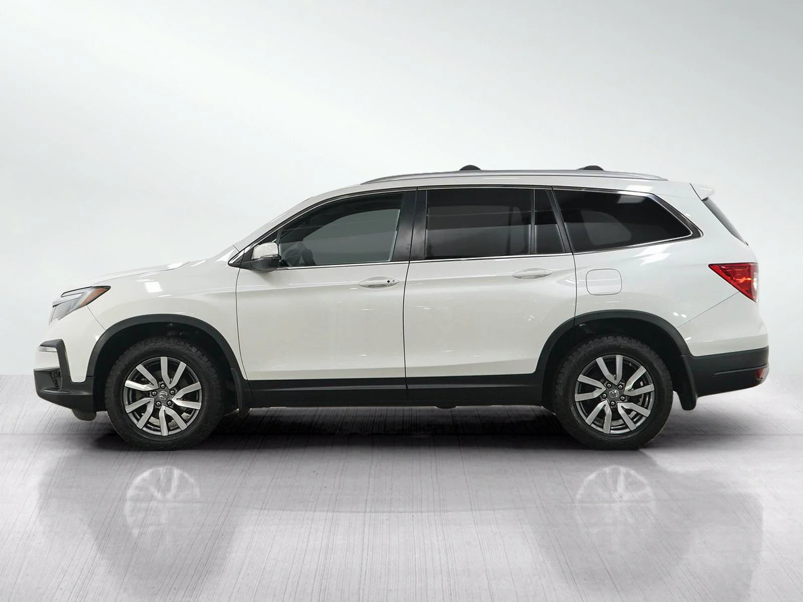 Used 2022 Honda Pilot EX-L with VIN 5FNYF6H7XNB500410 for sale in Burnsville, Minnesota