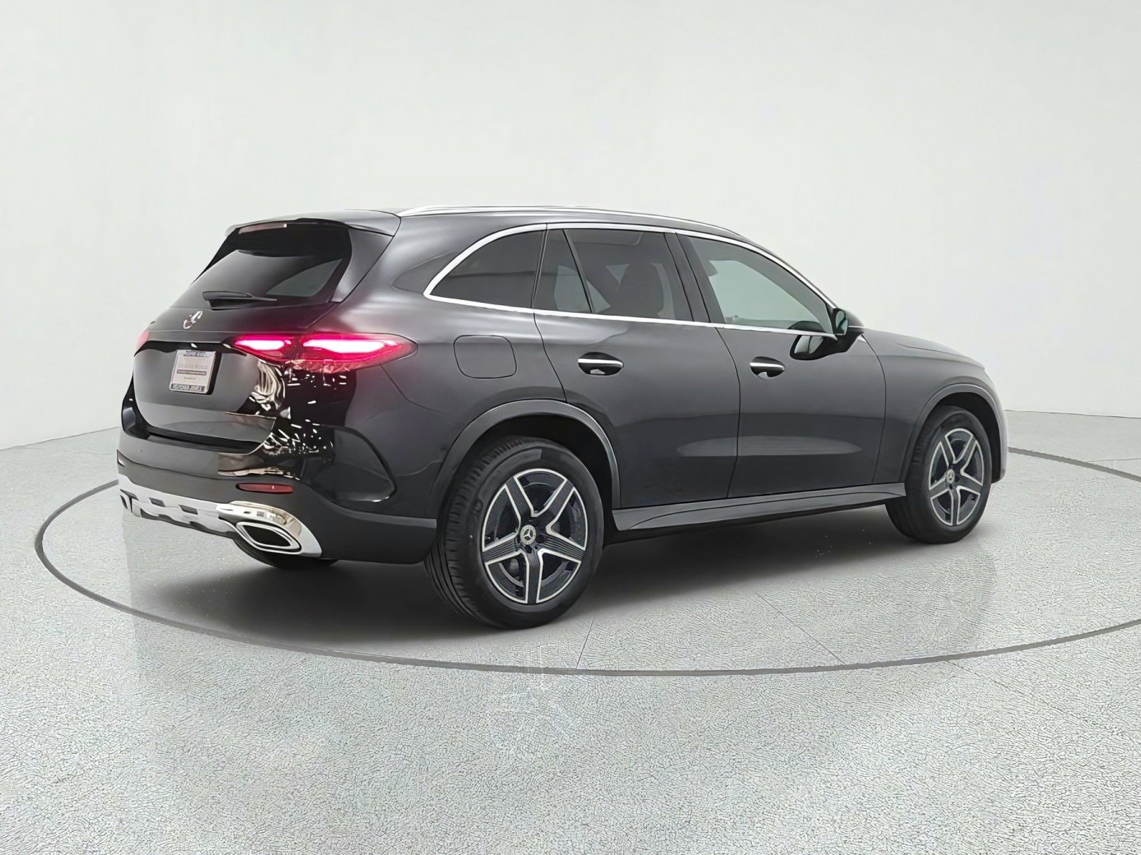 New 2026 Black Mercedes-Benz GLC 300 SUV image 5