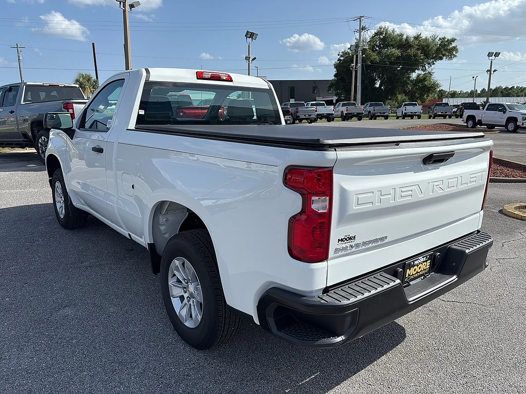 Used 2025 Summit White Chevrolet  image 6
