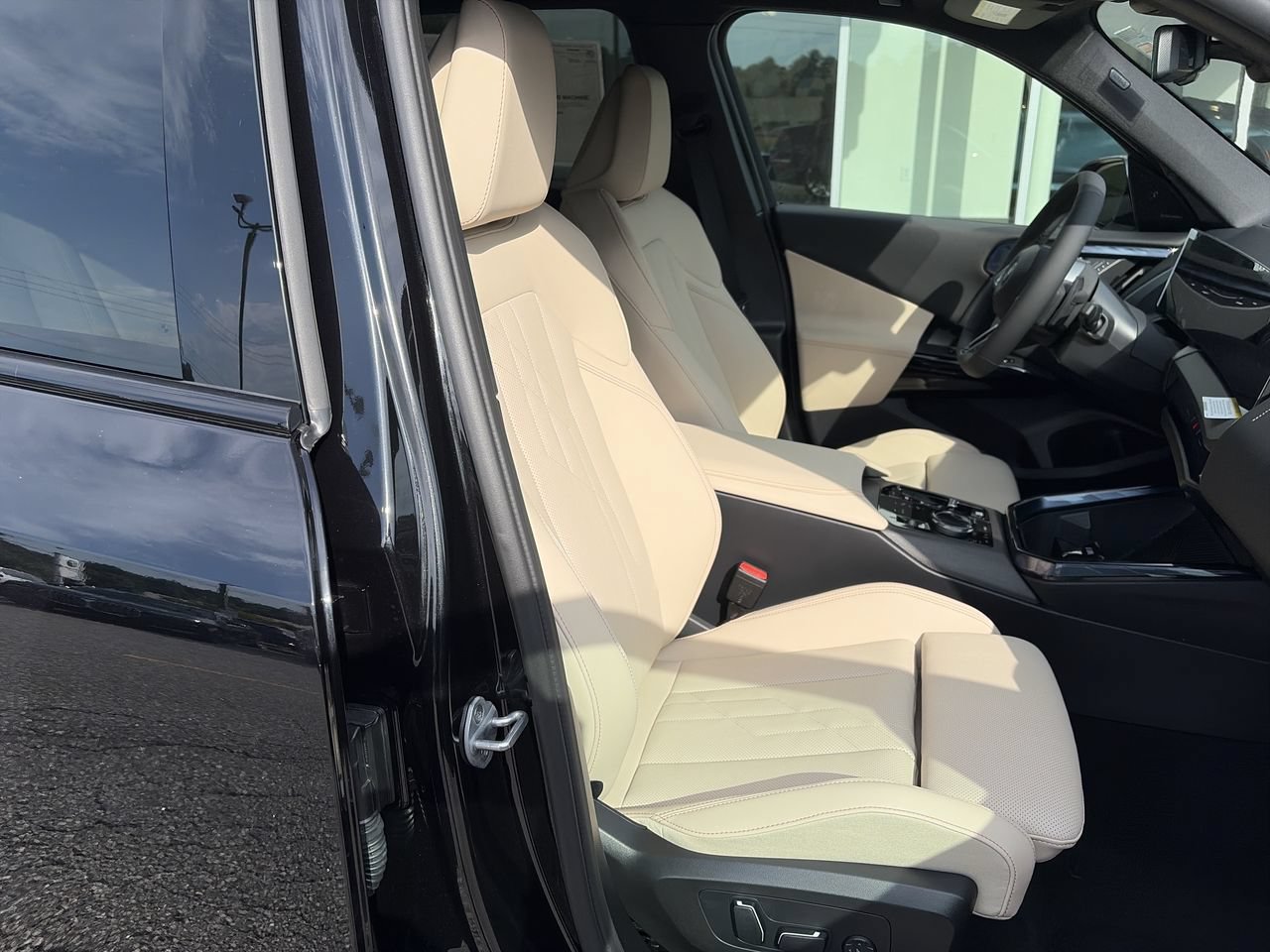 New 2026 Black Sapphire Metallic BMW 30 xDrive image 37