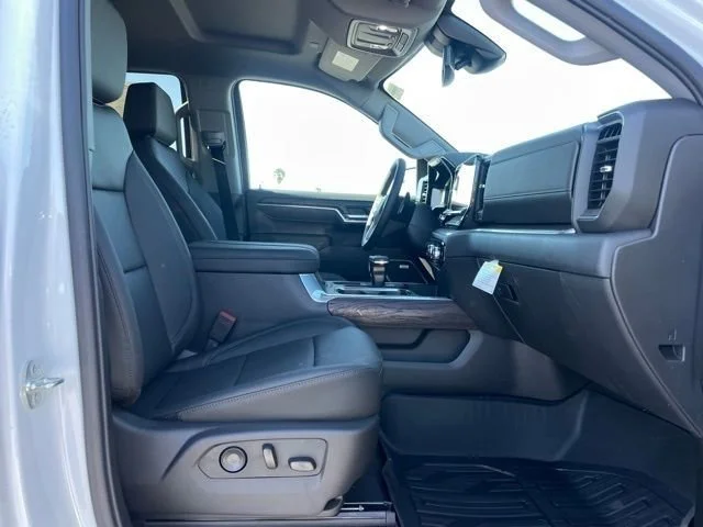 2026 GMC Sierra 1500 SLT - Photo 17