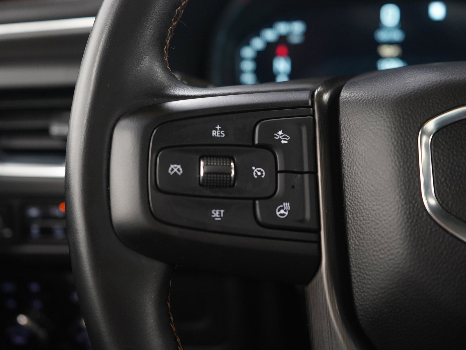 Used 2023 Sterling Metallic GMC AT4 image 27