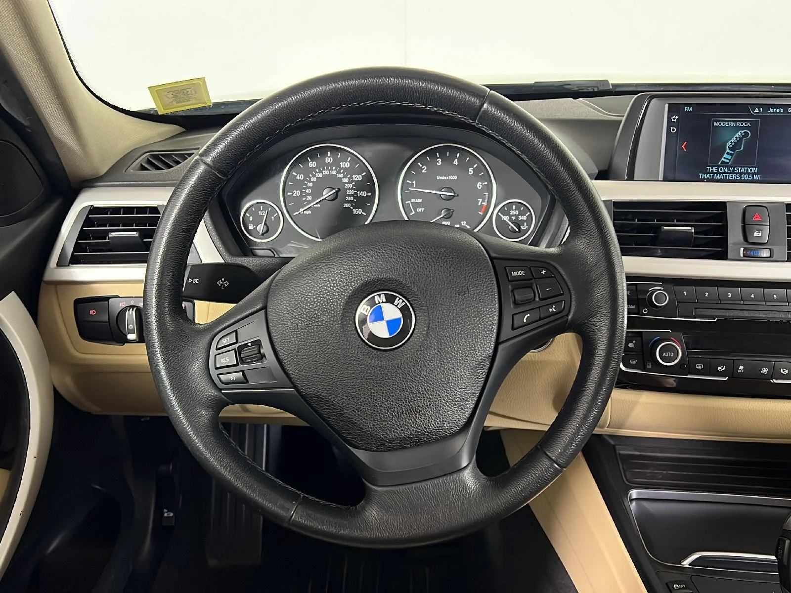 Used 2018 Jet Black BMW 320i xDrive image 16